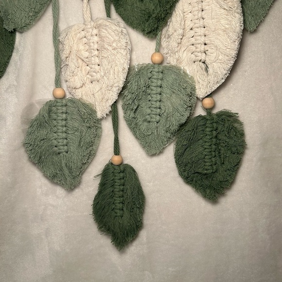 Macrame Green and Cream Leaf Wall Hanging - Picture 5 of 5
